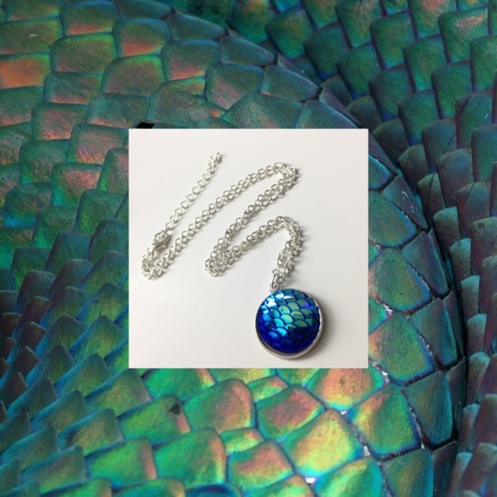 🆕Dragon scale pendant necklace